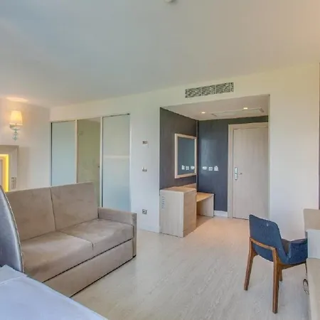 Falcon Otel